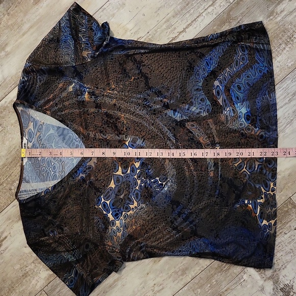 Nygard Collection Petites V Neck Top - Picture 6 of 7